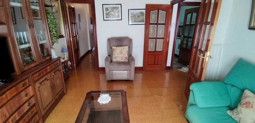 Piso con balcón en Abaro Etorbidea, Casco Viejo – Muelle