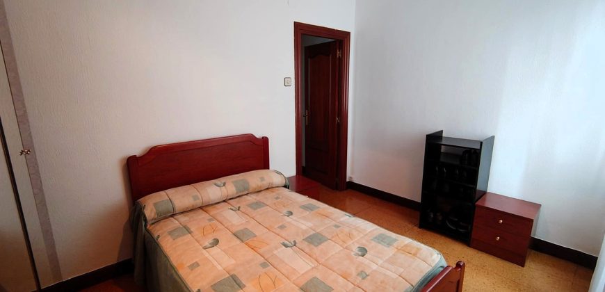 Piso con balcón en Abaro Etorbidea, Casco Viejo – Muelle