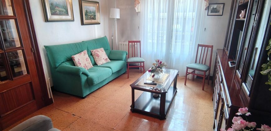 Piso con balcón en Abaro Etorbidea, Casco Viejo – Muelle