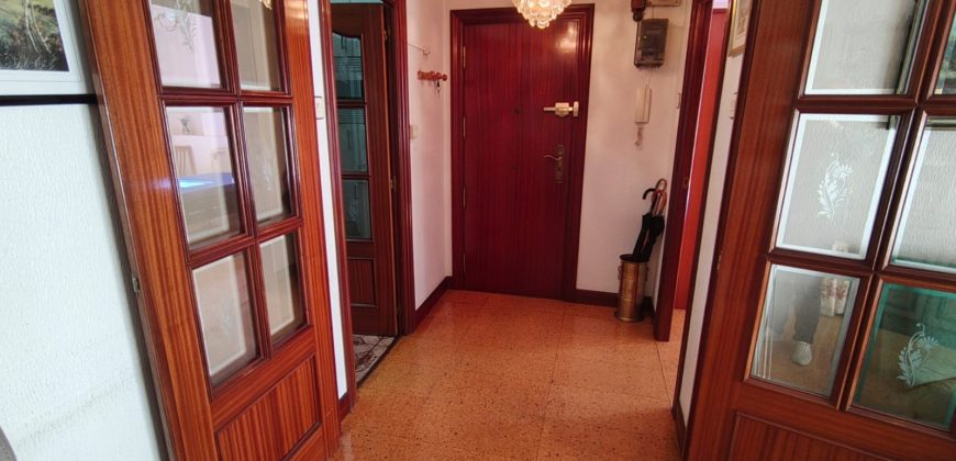 Piso con balcón en Abaro Etorbidea, Casco Viejo – Muelle
