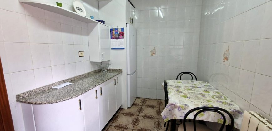 Piso con balcón en Abaro Etorbidea, Casco Viejo – Muelle