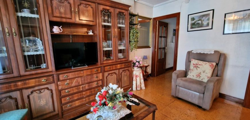 Piso con balcón en Abaro Etorbidea, Casco Viejo – Muelle
