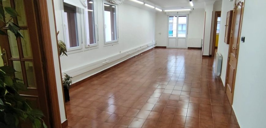 Piso con balcón en Calle General Castaños Kalea, Casco Viejo – Muelle