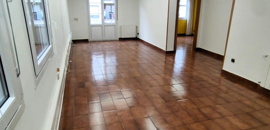 Piso con balcón en Calle General Castaños Kalea, Casco Viejo – Muelle